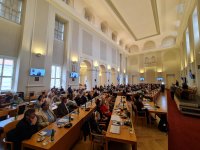 : voll besetzter großer Saal des tsch. Außenministeriums. Foto: Richard Šulko