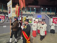 : Fahnenabordnung zur hl. Messe. Foto: Richard Šulko