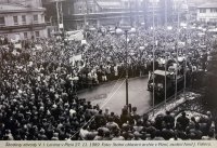 Generalstreik am Hauptplatz der SKODA-Werke am 27.11.1989. Autor steht inmitten der Streikenden irgendwo im oberen Teil des Bildes. Foto: J. Fidler